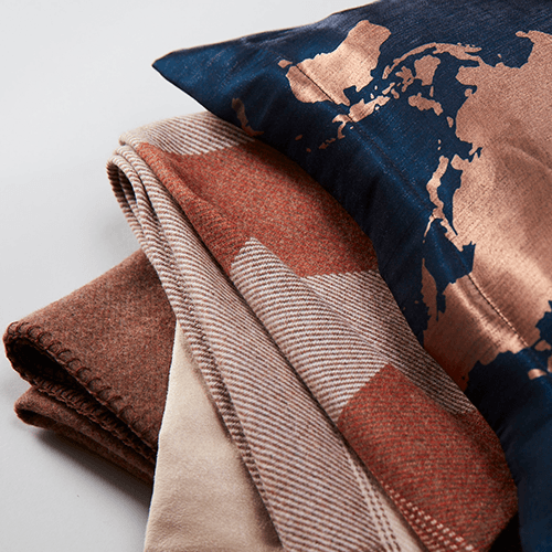 travel blankets for airplanes